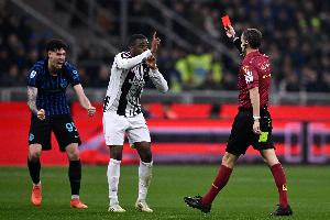 意媒：由于对尤文假摔后积极道歉，巴斯托尼入选卡姆纳玫瑰奖提名