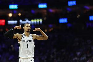 文班:我想要夺得MVP和DPOY 所以我会照顾好身体&全力以赴冲击