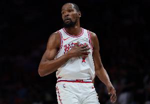 火媒:KD传球很差 还以为得分出色的侧翼传球也好 比如哈登&麦迪