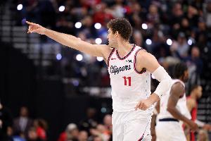 外线开炮!大洛佩斯9中7贡献19分 三分6中5