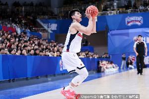 生涯新高20分!陈家政本季三分命中率52.5% 40+出手球员中联盟第1