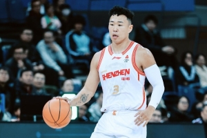 媒体人:综合数据&球队成绩 今年的MVP大概就是贺希宁胡金秋之争