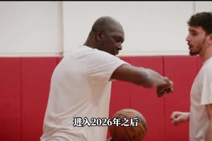 成火蜜众怒！攻不进传不准跑不动！申京是火箭最大卧底？